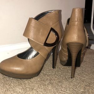 Tan heel with Velcro strap